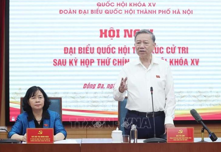Party chief meets with voters in Hanoi